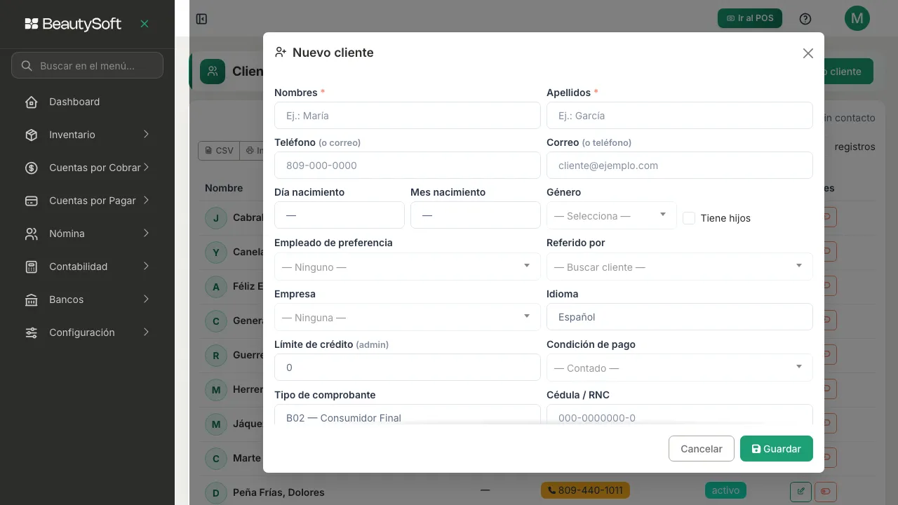 Formulario para registrar un cliente nuevo, vacío, con los campos Nombres y Apellidos marcados como obligatorios