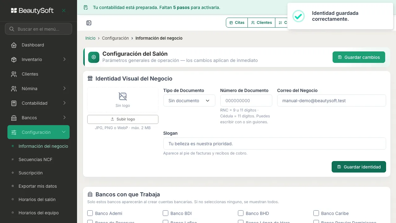 Mensaje Identidad guardada correctamente sobre la tarjeta Identidad Visual del Negocio