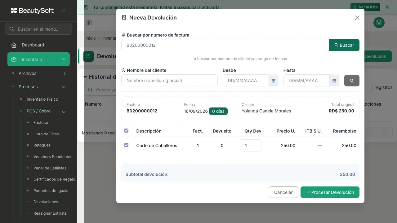 Ventana de Nueva Devolución con la factura ya encontrada y la tabla de artículos comprados