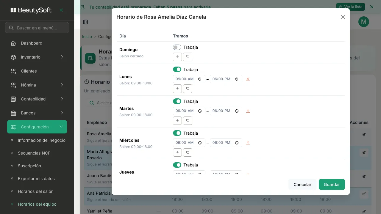 Ventana de horario de un empleado con los siete días, el interruptor Trabaja y las horas de cada tramo