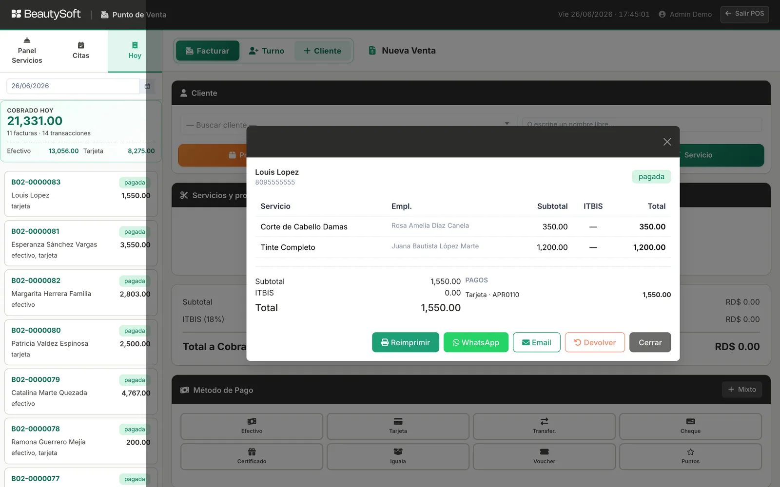 Captura de pantalla de una factura de BeautySoft con servicios, empleado y total, con opción de reimprimir o enviar por WhatsApp o correo